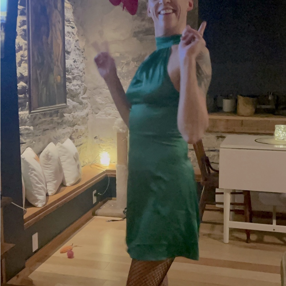 💫SHEIN BAE Plain Satin Crew-cut Trapize Dress - Picture 4 of 8
